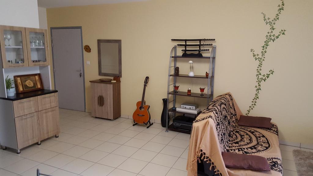 Apartmán Agreable T3 A Sainte-Clotilde Exteriér fotografie